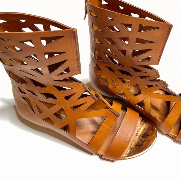 NEW Women’s BCBG Gladiator Sandals in Brown Size 5.5 - Picture 3 of 4